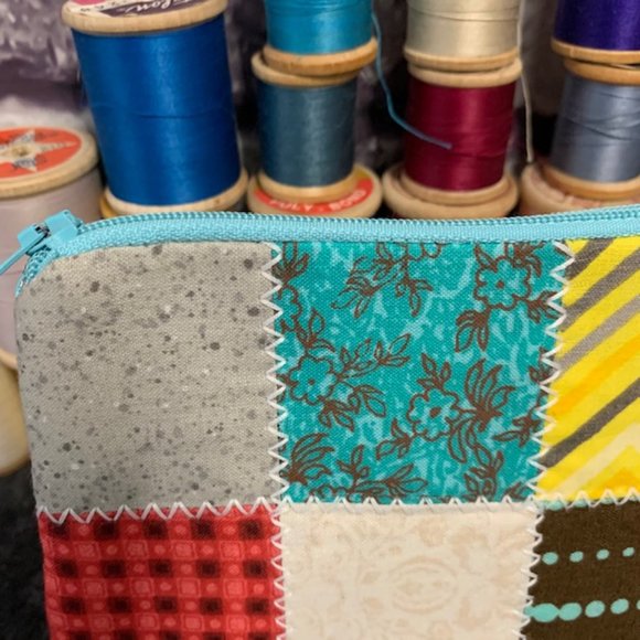 🎉🎉Host Pic🎉🎉 Quilted Wallet/Coin Pouch - Picture 2 of 8